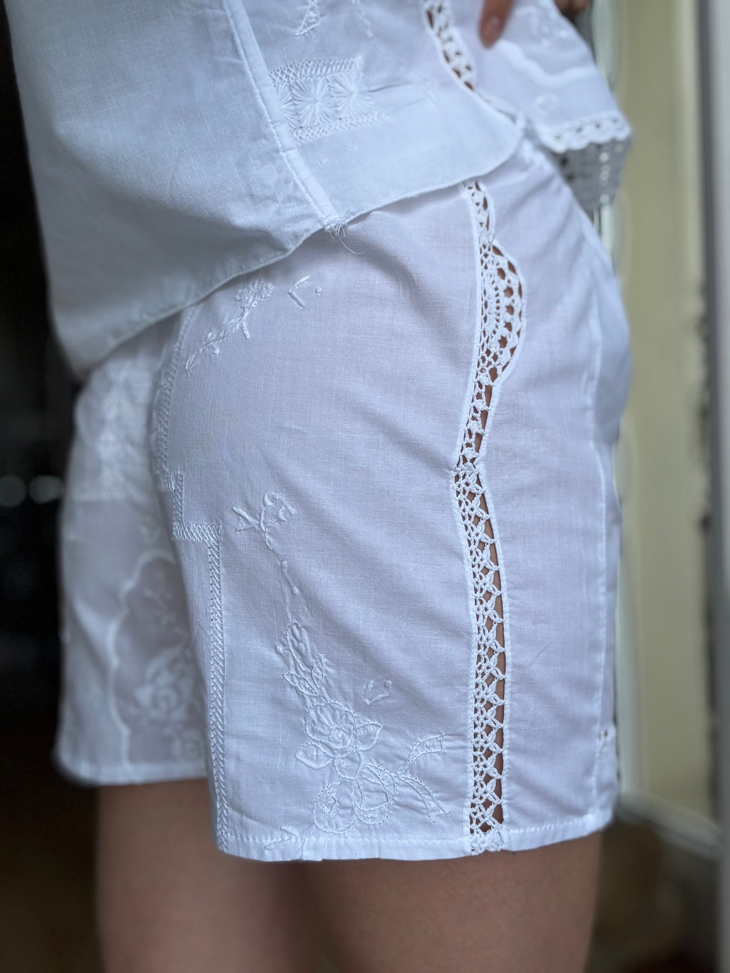 Ensemble GRANNY - blanc brodé