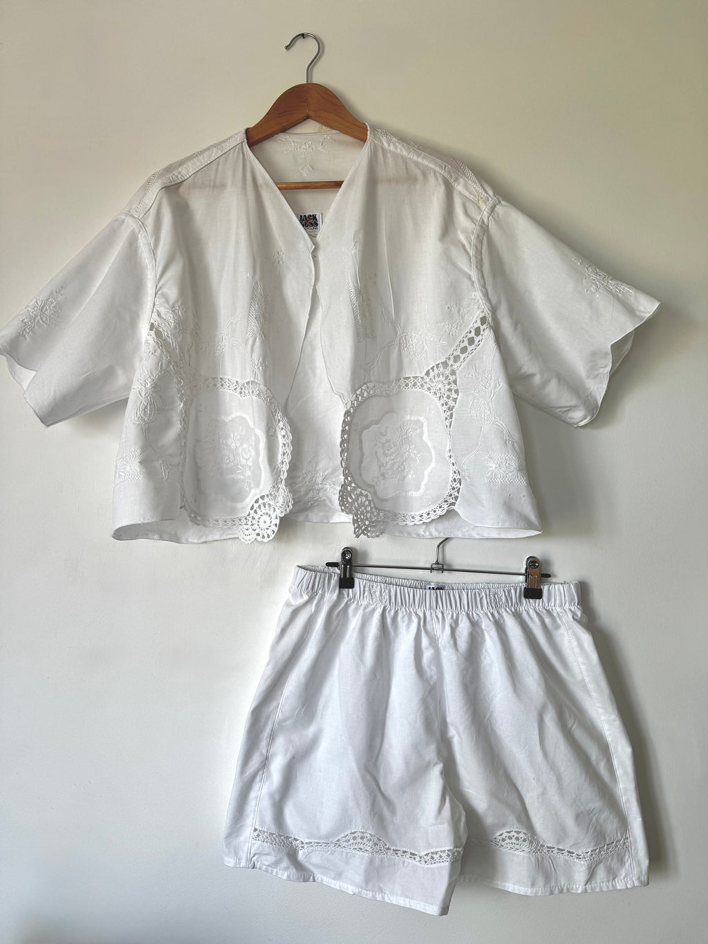Ensemble GRANNY - blanc brodé
