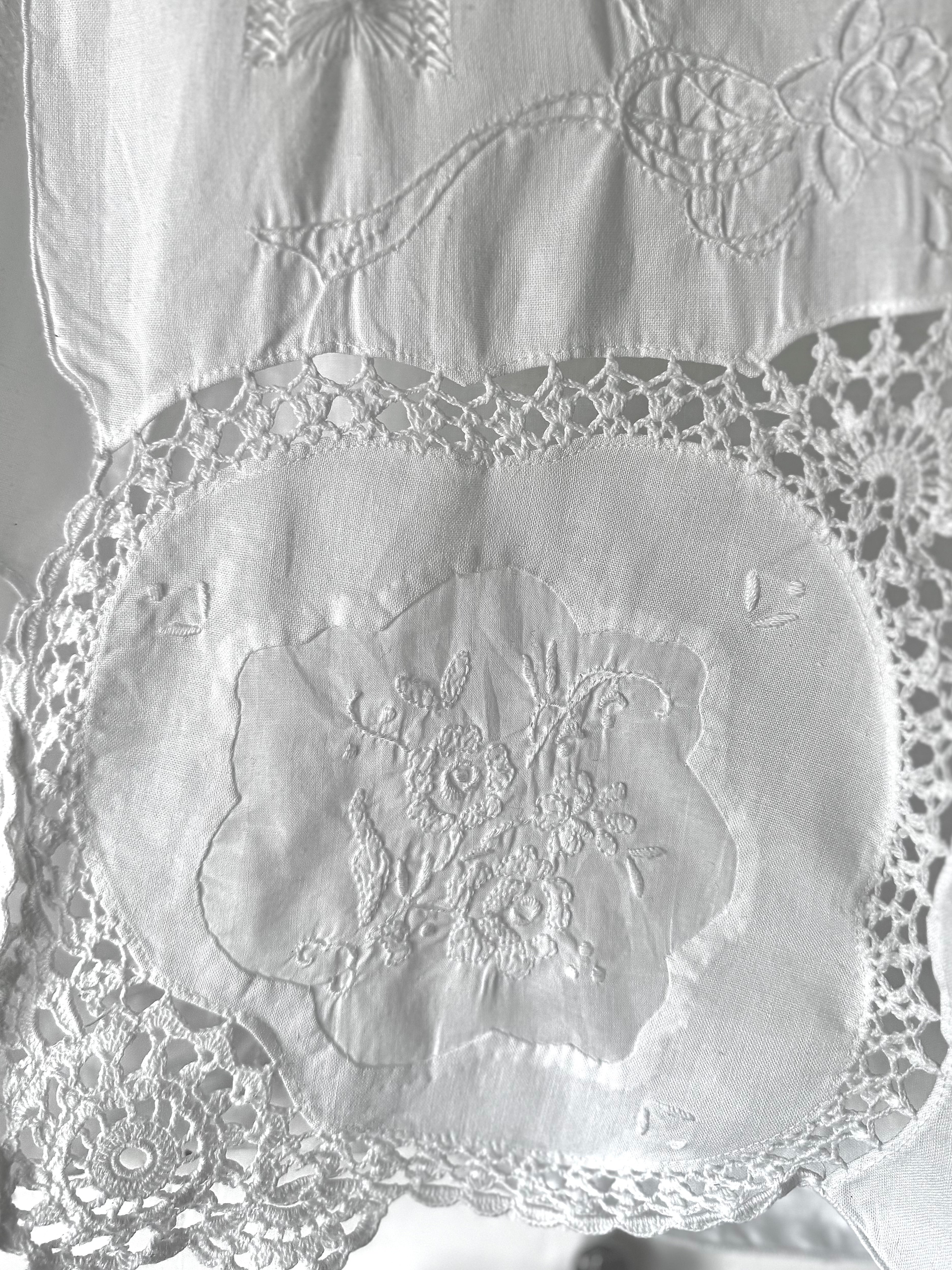 Blouse GRANNY - blanche brodée