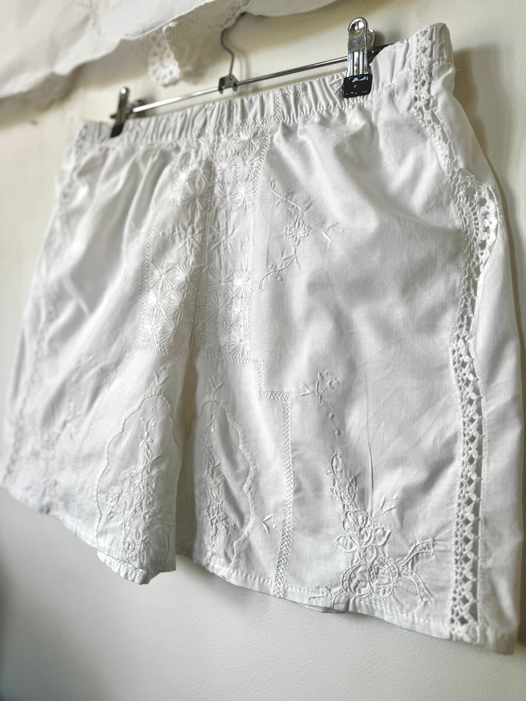 Ensemble GRANNY - blanc brodé