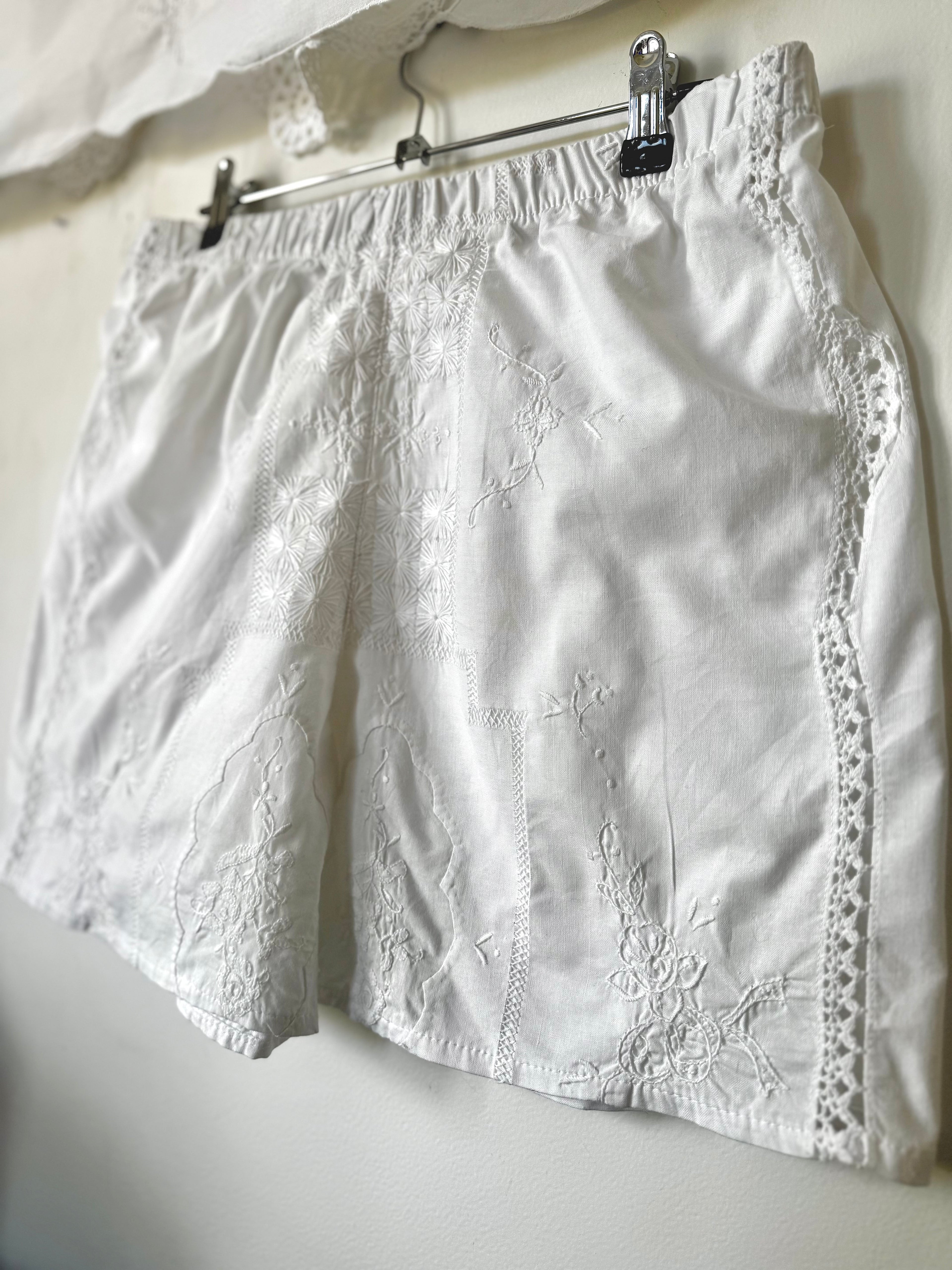 Ensemble GRANNY - blanc brodé